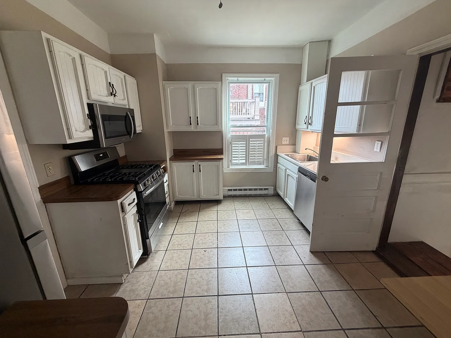 4 Barrett Ave — Photo 2