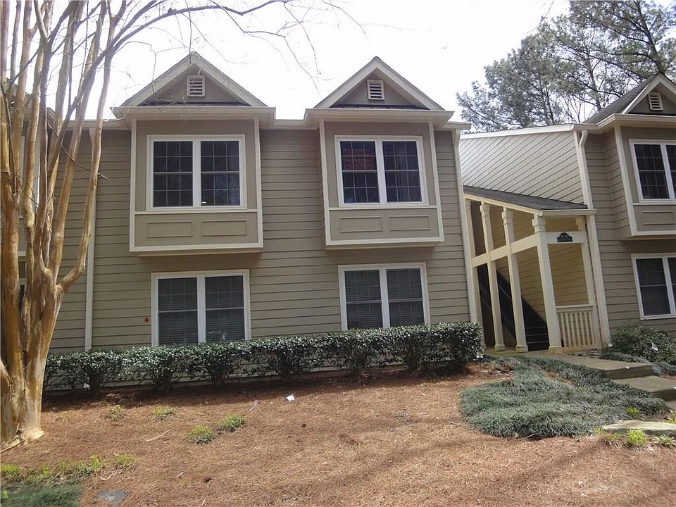 1st image of 40 Lakes Edge Dr SE