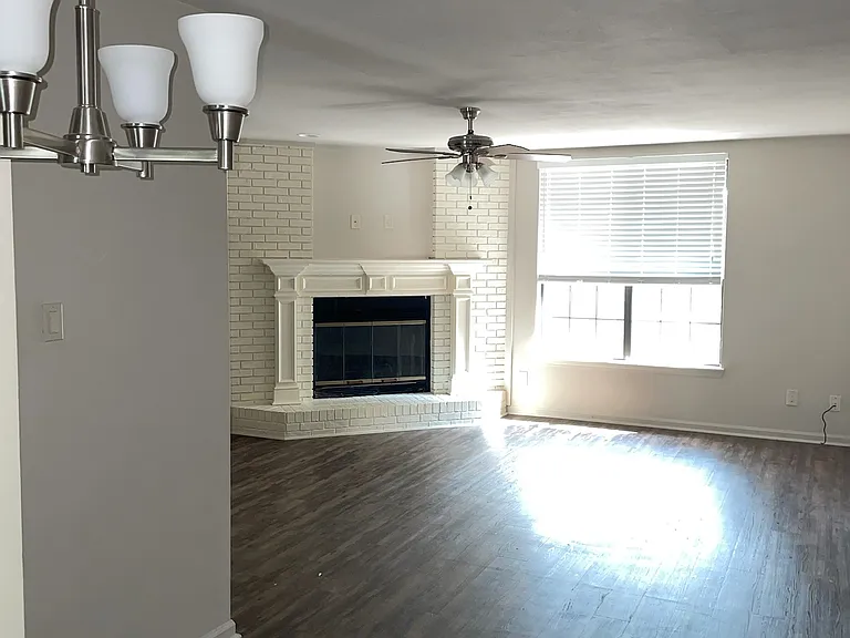 7800 N Hills Blvd #102 — Photo 2