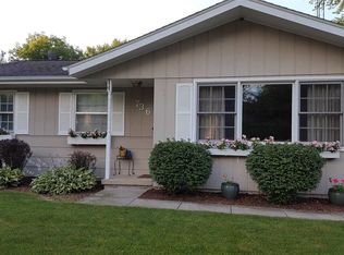 736 Wheaton Rd, Iowa City, IA 52246