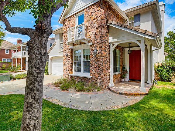 4th image of 5 Chimney Ln