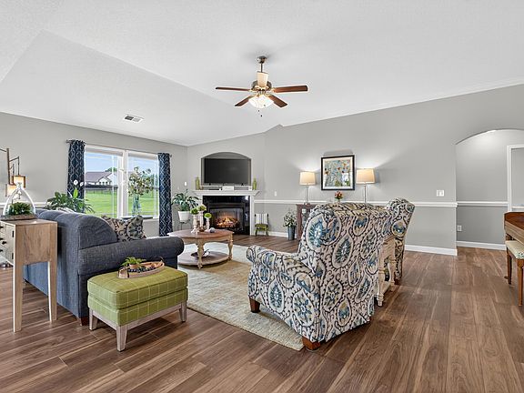 4th image of 116 Meadow Lake Dr
