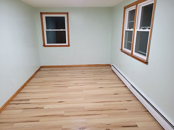 4th image of 449 Alberta Dr