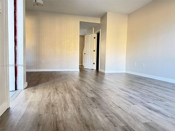 3rd image of 978 NE 42nd Pl #978