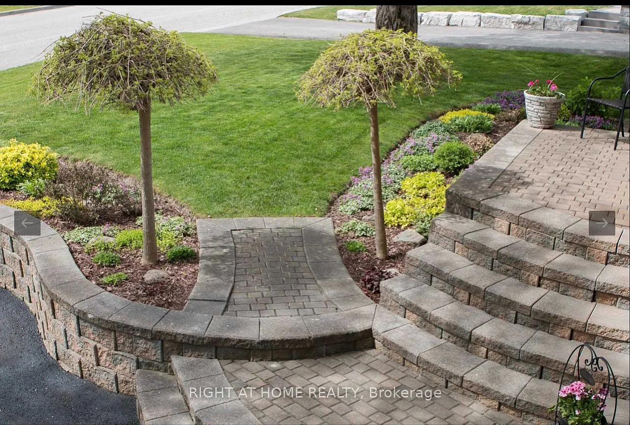 2 bed, $1,900 — Photo 2