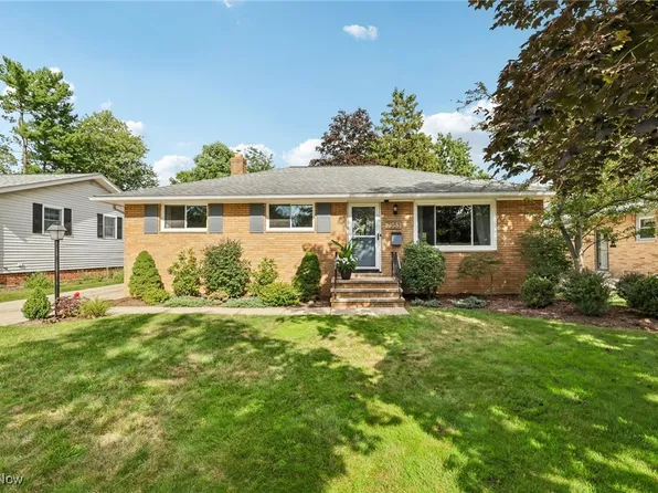7353 Craigmere Dr, Middleburg Heights, OH 44130