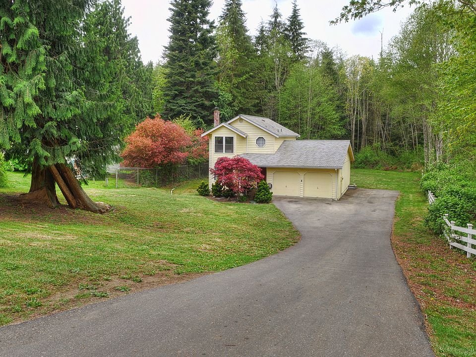 1st image of 20631 Stephen Dr NE