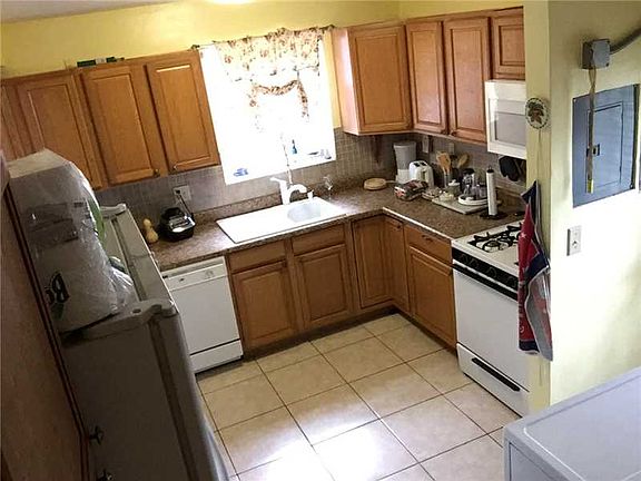 2nd image of 641 NW 179th St
