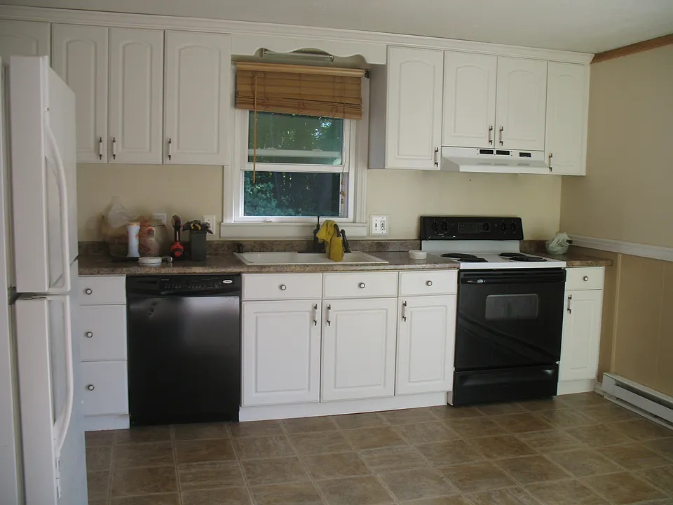 Kitchen at 476