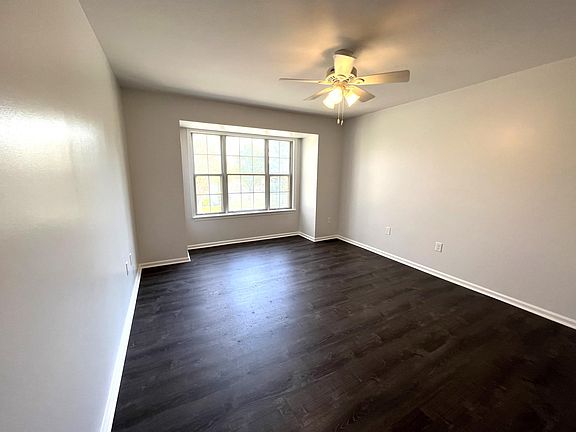 4th image of 27 Lavister Dr