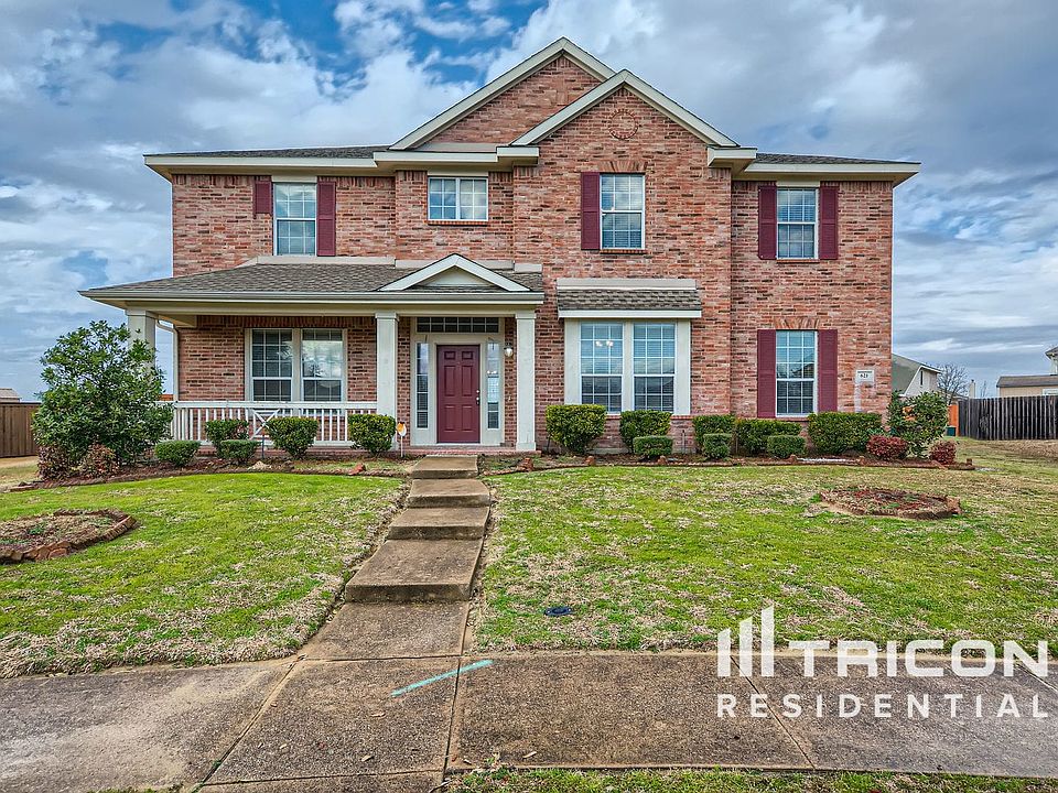 2nd image of 621 Camellia Dr