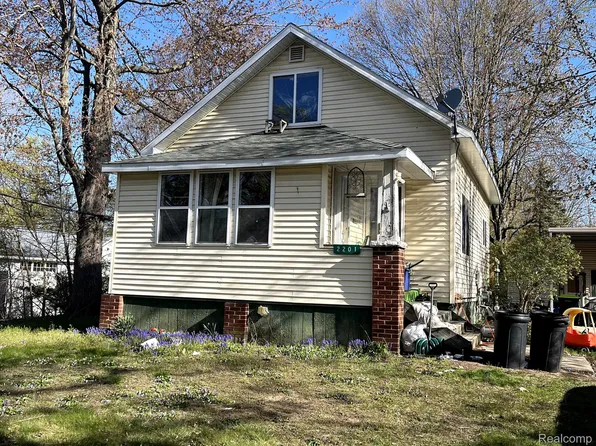2201 E Ashman St, Midland, MI 48642