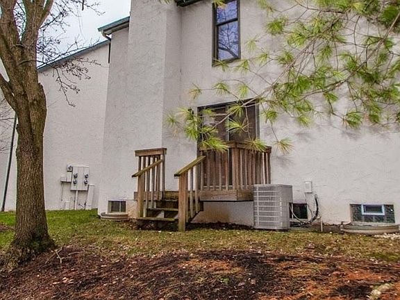 5th image of 6687 Willow Grove Pl E