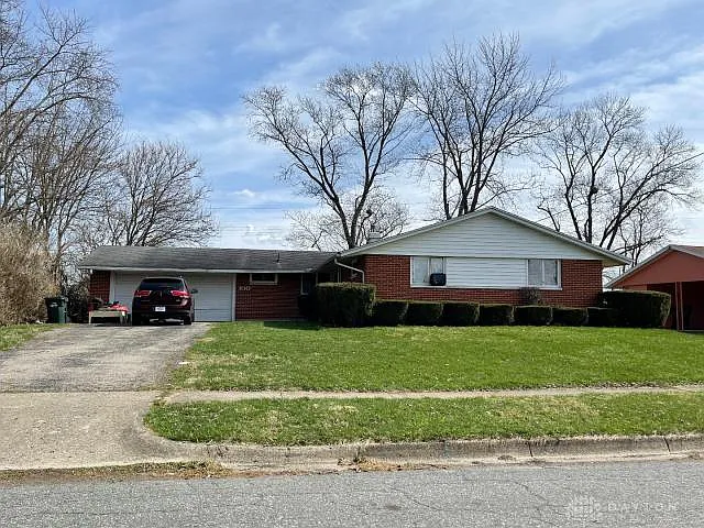 100 Macgregor Dr photo 1