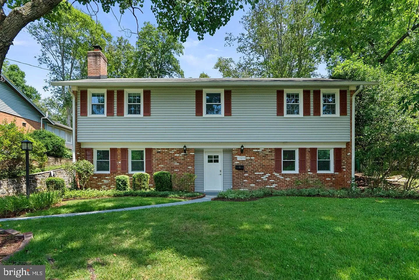 5 bed, 3.5 bath, 2776 sqft, $4,500 — Photo 1