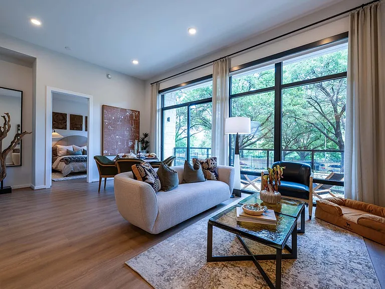 Grand Tier I Living & Dining Room