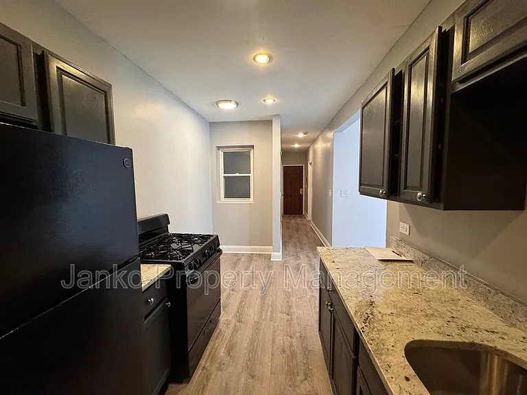5352 W Division St #2R — Photo 1
