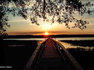 28 Governor Blake Dr, Beaufort, SC 29907