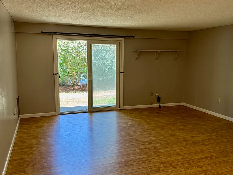 4 Post Oak Ln #14 — Photo 3