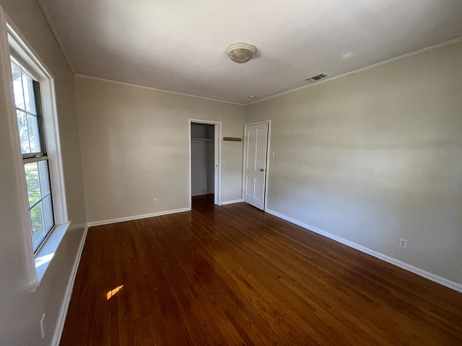 2 bed, 1655 sqft, $3,300 — Photo 4