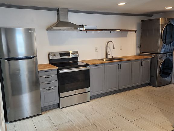 2nd image of 80 Haven Ln