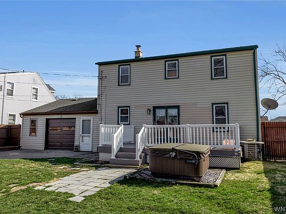 3rd image of 876 Pioneer Dr