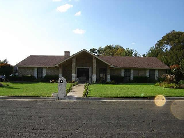 1st image of 536 Wesley Dr