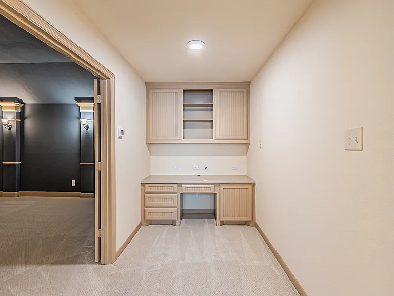 15097 Blakehill Dr — Photo 35
