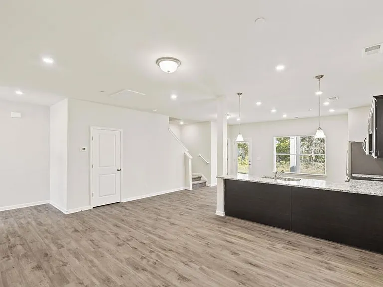 223 Emmett Dr — Photo 9