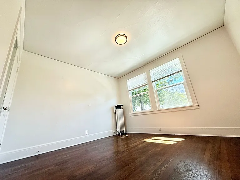 1522 E Olive Way — Photo 39