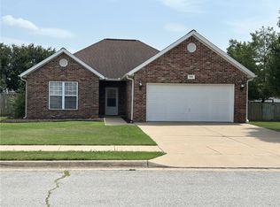 180 Sugar Leaf Ct, Siloam Springs, AR 72761