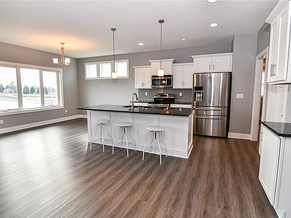 3rd image of 107 Tailfeather Dr NE
