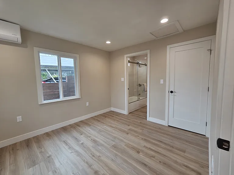 3421 Whiteside St — Photo 9