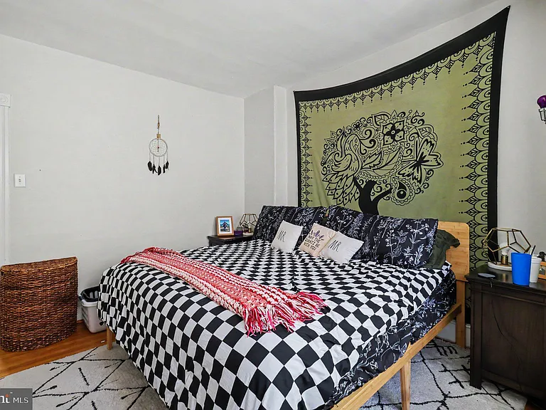 154 W Salaignac St — Photo 14