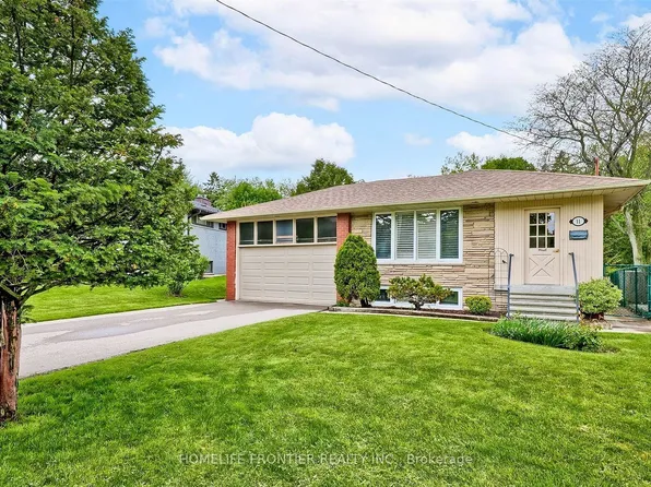 11 Alpaca Dr #B, Toronto, ON M1J 2Z8