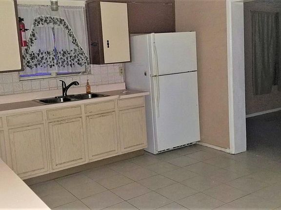5th image of 1495 W Sahuaro Dr