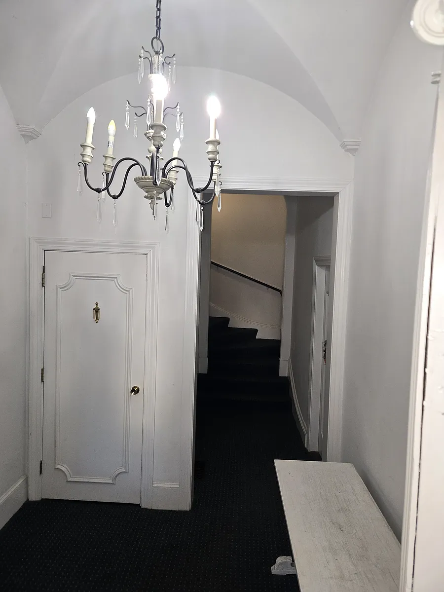 Building Photo - 415 Beacon St