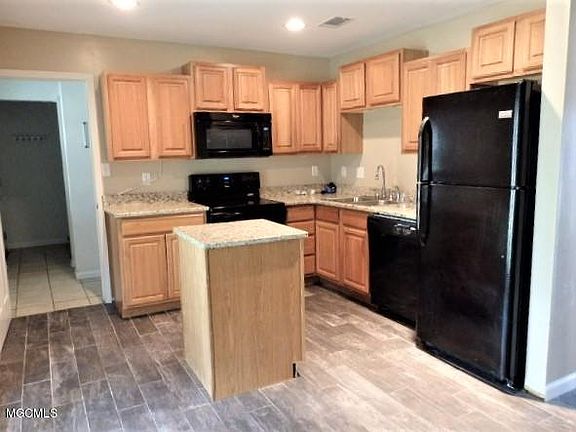 2nd image of 107 Sedgewick Dr