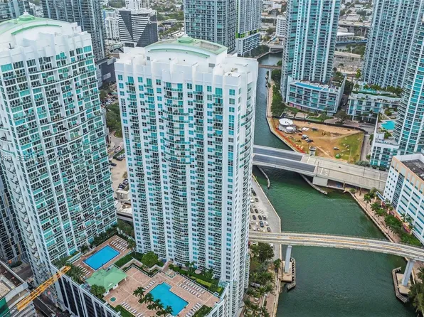 31 SE 5th St APT 2808, Miami, FL 33131