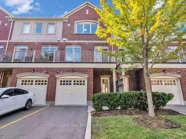 3215 Thomas St #4, Mississauga, ON L5M 0M2
