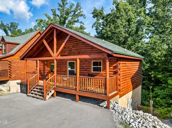 662 Stockton Dr, Sevierville, TN 37876