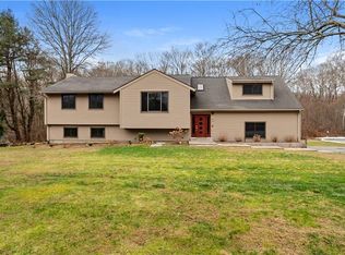 81 Burnt Cedar Dr, North Kingstown, RI 02852