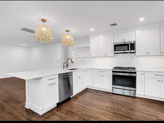 3rd image of 3141 Powhatan Ave