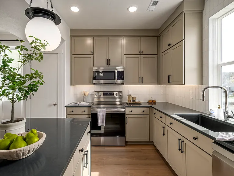 Azure Townhomes Phase I — Photo 21