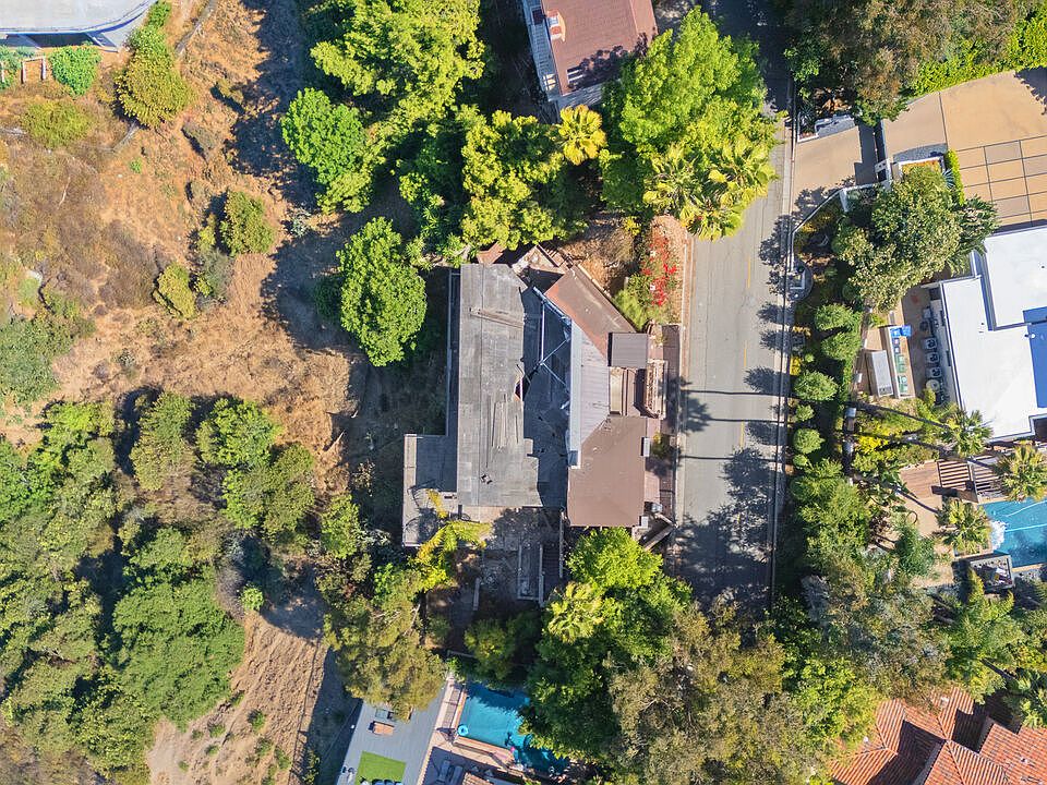 837 Linda Flora Dr, Los Angeles, CA 90049 | MLS #25624661 | Zillow