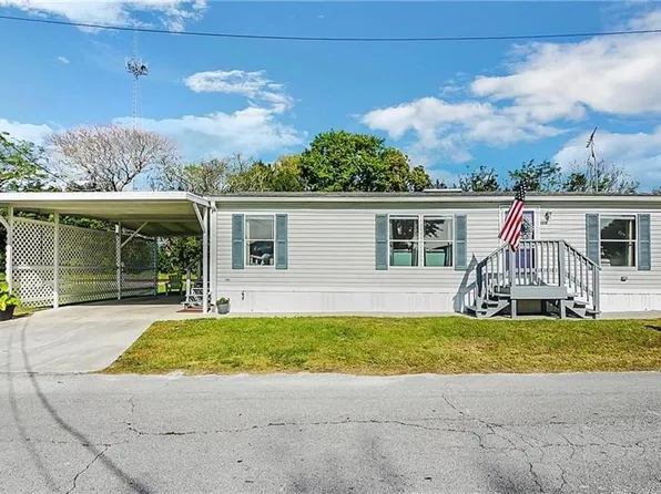 1338 Westland Dr, Tavares, FL 32778