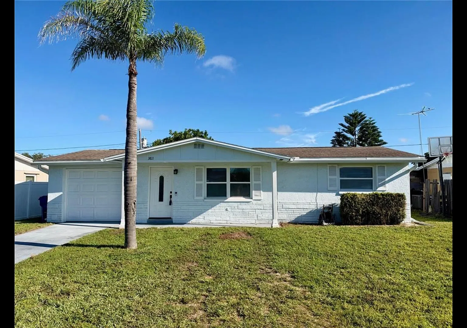 2 bed, 813 sqft, $1,529 — Photo 1