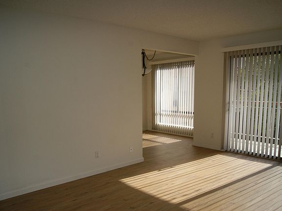 4th image of 360 N Civic Dr APT 404