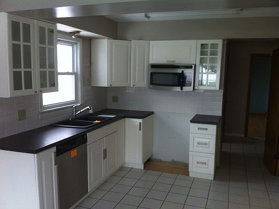 5th image of 9031 Oak Park Ave