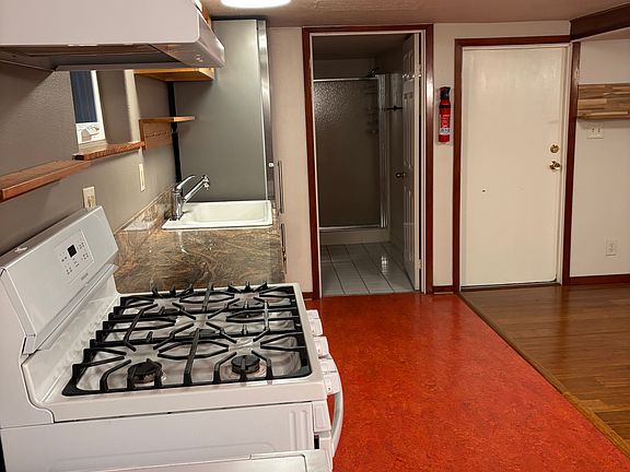 4th image of 5835 N Concord Ave #B
